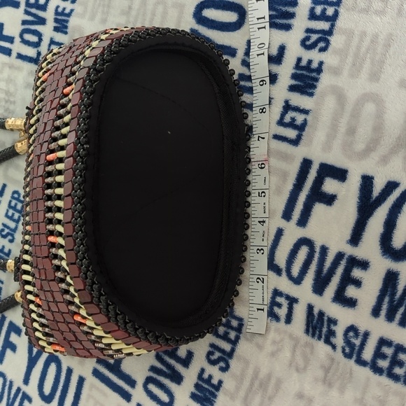 Unique Kenyan hand-made handbag. - Picture 10 of 12